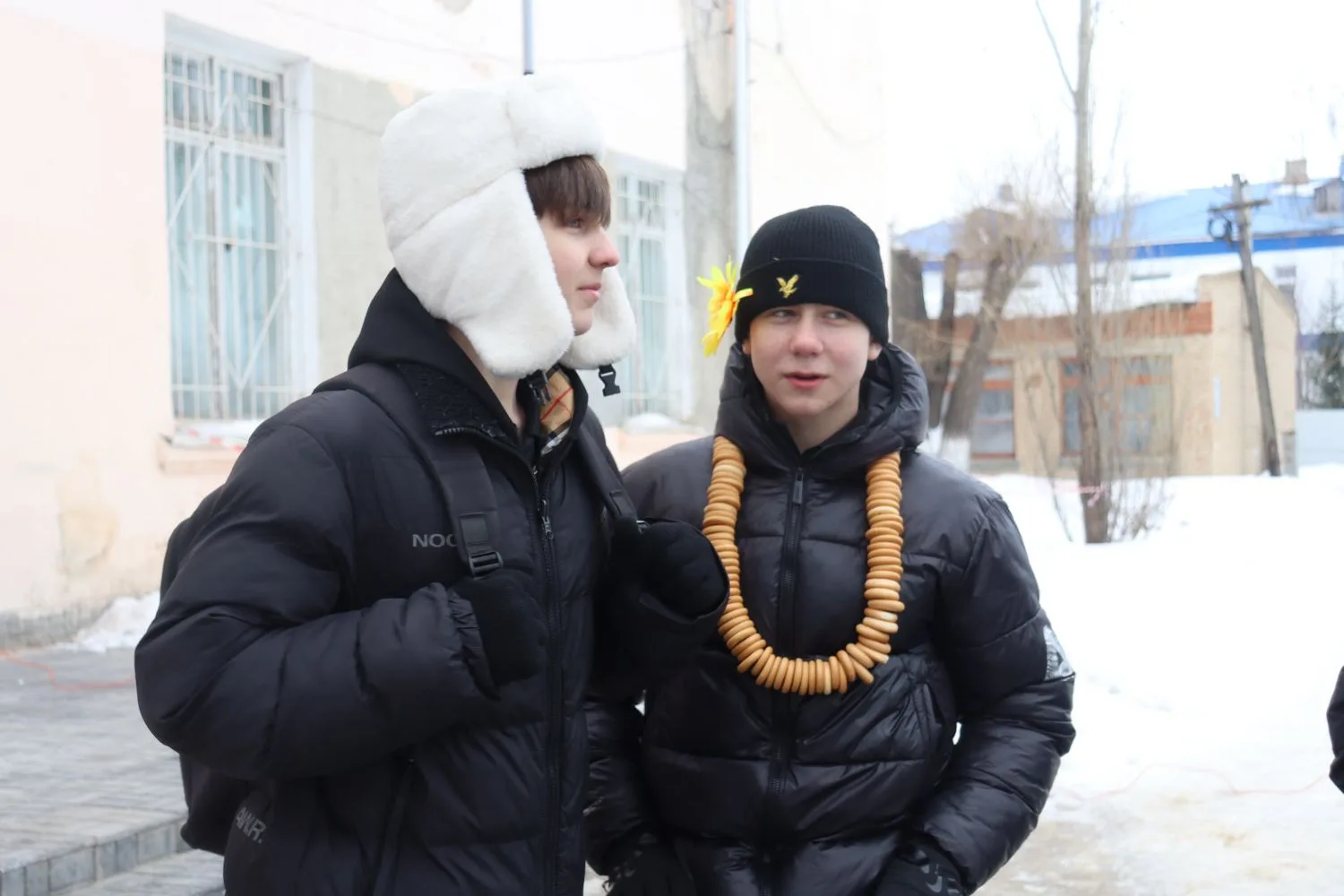 Уважаемые родители, ученики и друзья школы №131!  В этот праздничный день Масленицы с удовольствием 