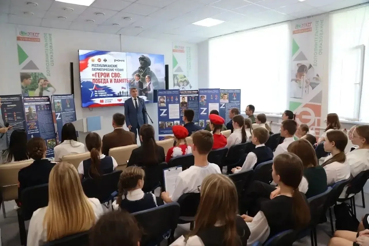 Дмитрий Захаров:  За последние месяцы у нас прошла большая акция «Книга памяти СВО. Парта Героя». Ре