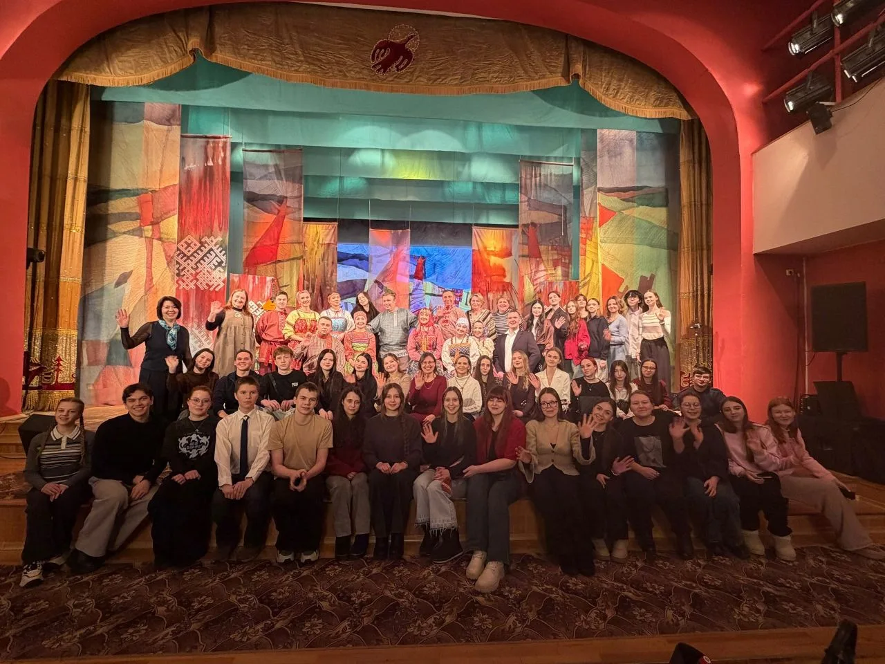 🎭Театральная пятница! Сегодня студенты и педагоги колледжа, большей частью своего сост...