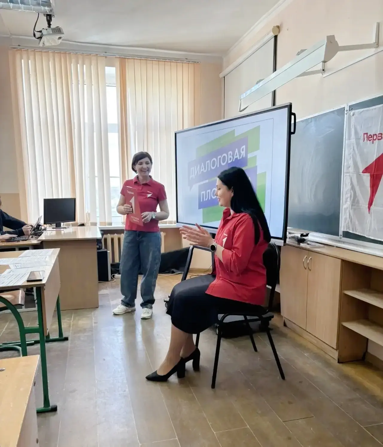🌟🚩🎈В преддверии праздника Весны и Труда советник по воспитанию Королева Г.А. совместно с учащимися ш