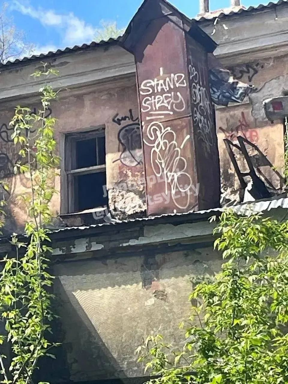 🏚 Бывшую столовую в Люберцах передали городу — под снос  Здание на 3-м почтовом отделении, д.110, ко