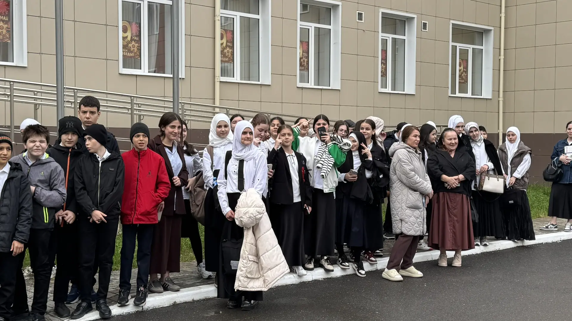 🌍 В честь акции «День защиты детей» в нашей школе прошла учебная эвакуация! 🚨 Все ученики и учителя 