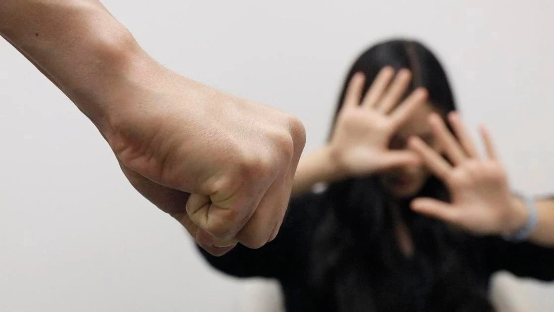 В Усть-Канском районе 27-летний мужчина сломал челюсть своей сожительнице – матери трех...