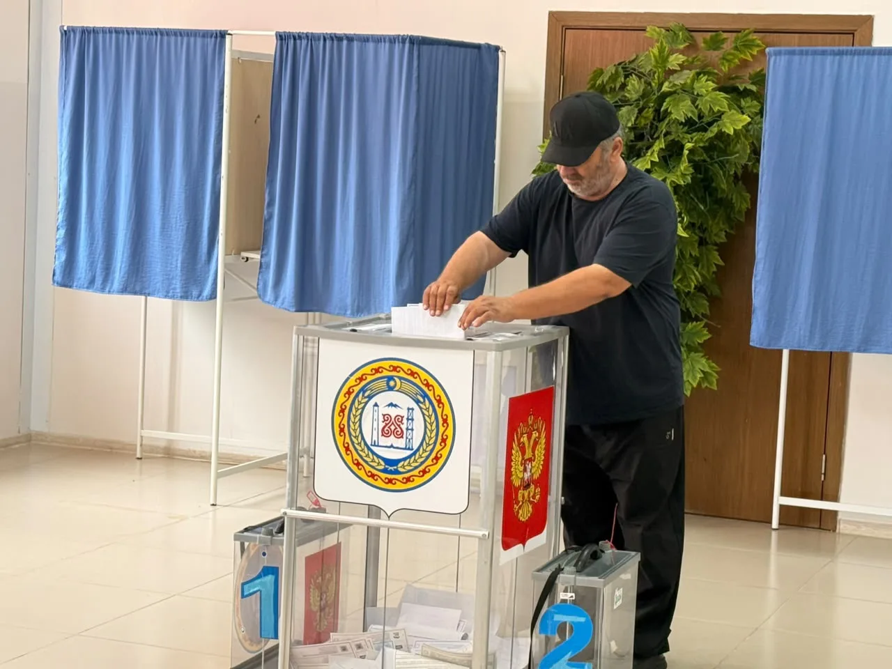 Родственник отдал свой голос на благо Родины!