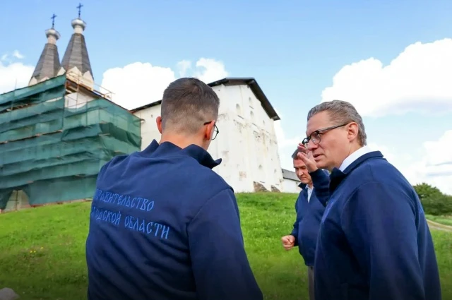 Сразу после совещания Губернатор региона Георгий Филимонов с подрядчиками посетили Фера...