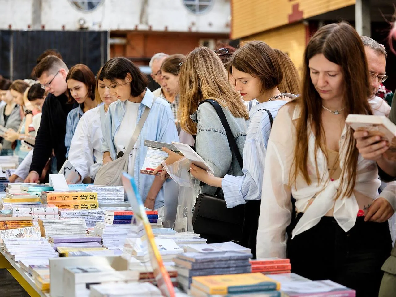 🔥 От рейва до свиданий: самый необычный книжный фестиваль