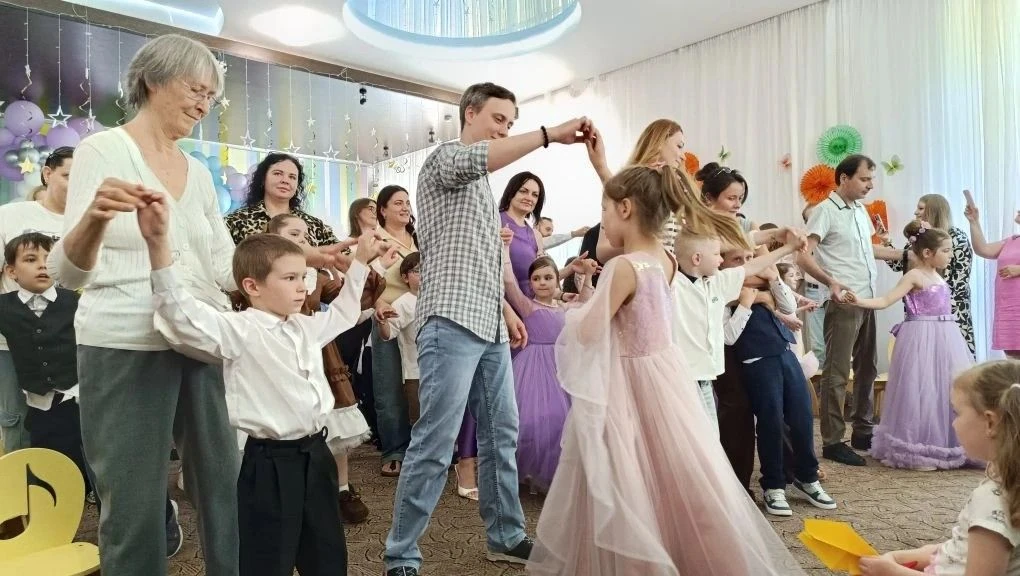 🎉🎓 Слёзы радости и море талантов: выпускной в дошкольном отделении № 2  Друзья, продолжаем рассказыв