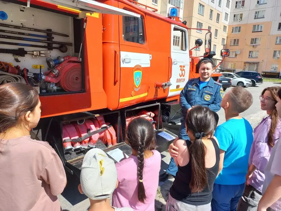 Настоящий водный праздник с героями! 🚒💦

Сегодня наш сектор дневного пребывания превратился в цент