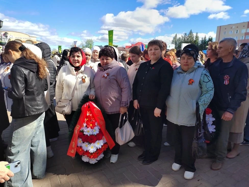 Возложение венка памятнику неизвестного солдата.