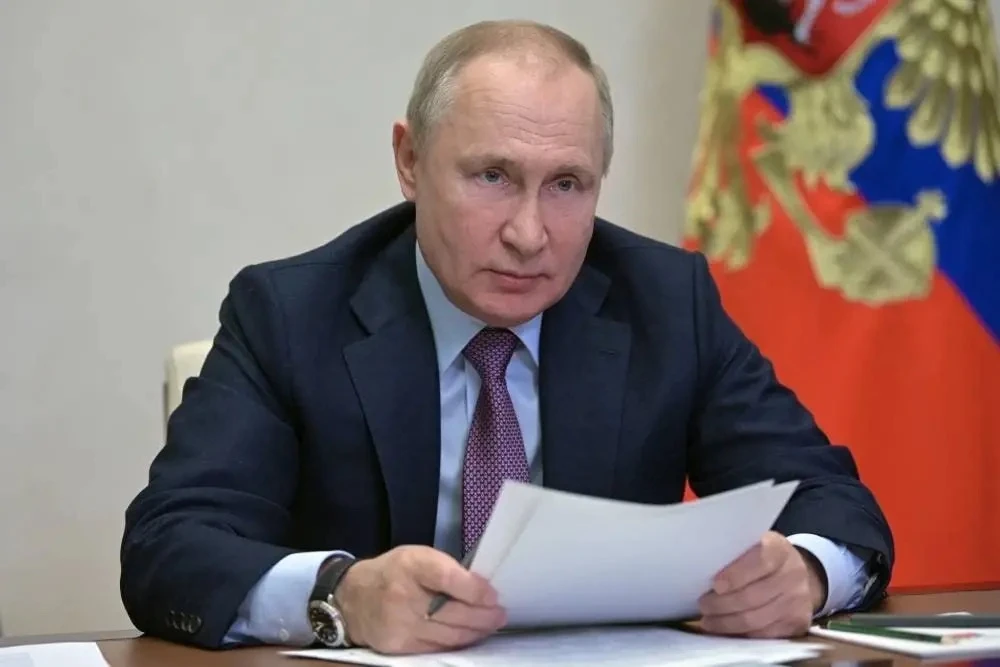 ✍️ Владимир Путин увеличил штат Вооруженных сил России. 

Президент подписал указ об увеличении штат