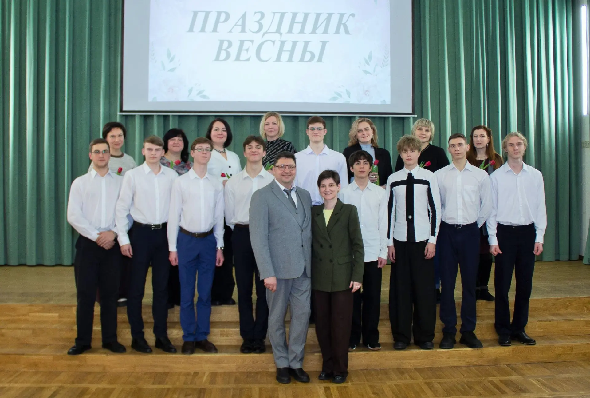 5 марта состоялся праздничный вечер, посвящённый предстоящему Международному женскому дню ✨  Парни-у
