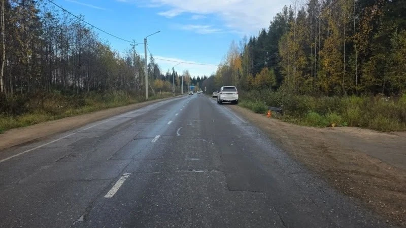 🚗 На Лесопарковой в Сыктывкаре опрокинулась LADA Granta