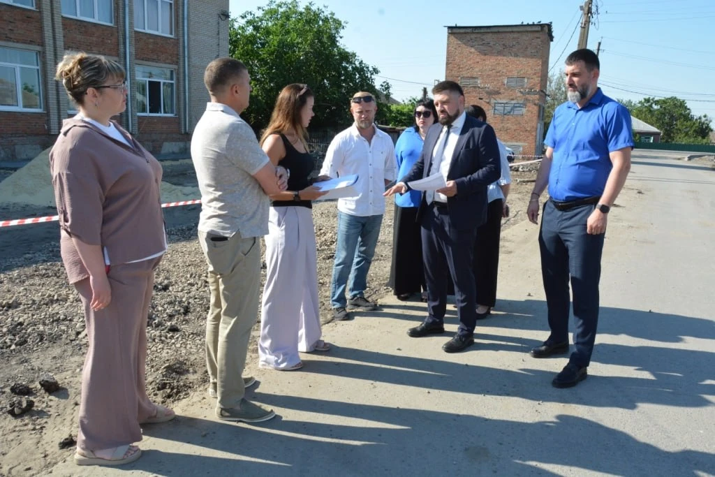Ремонт и благоустройство социальных объектов на контроле у руководства района. 2 июля глава админист