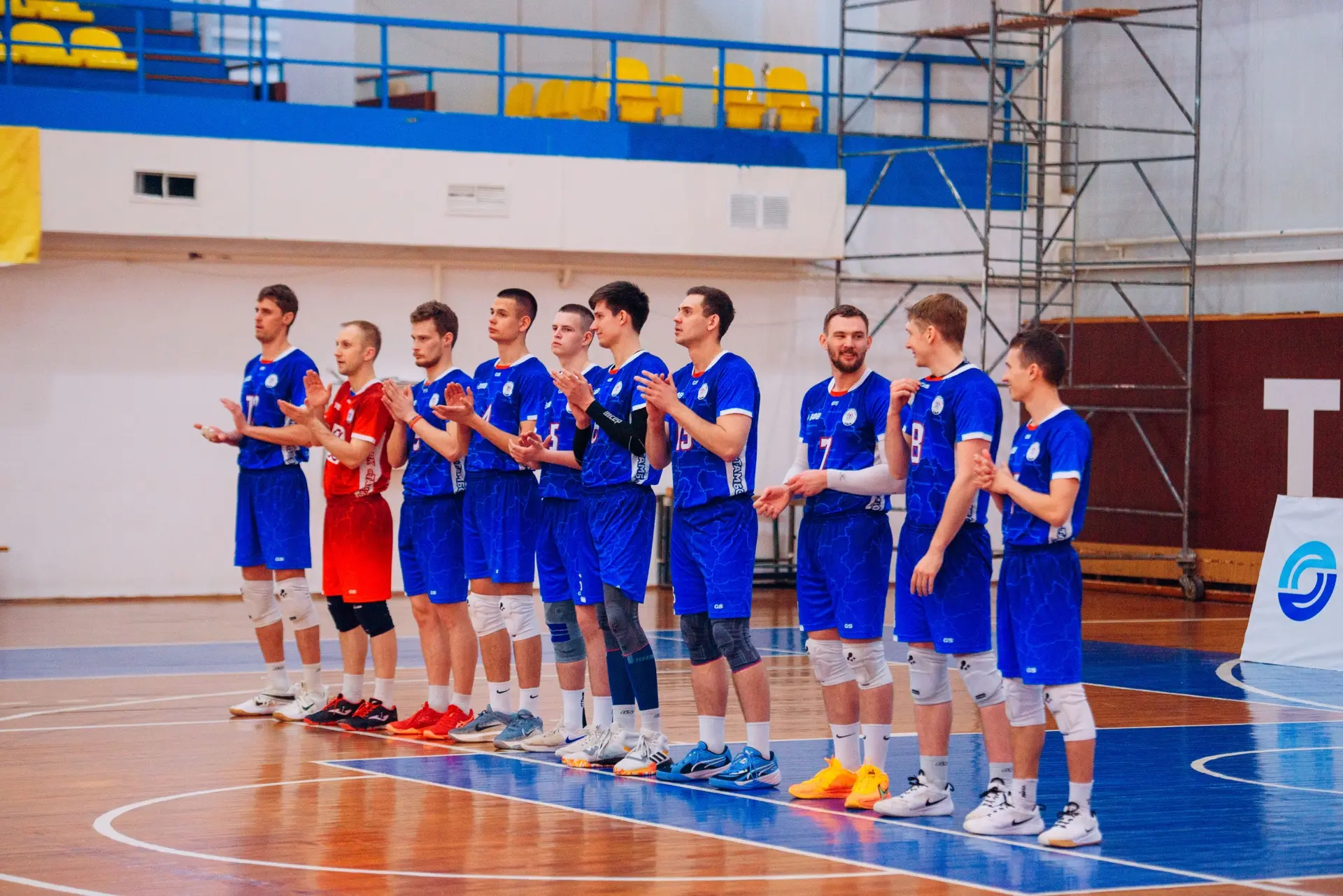 Первая игра в финале была для нас не легкой,первую партию проигрываем,вторую забираем и...