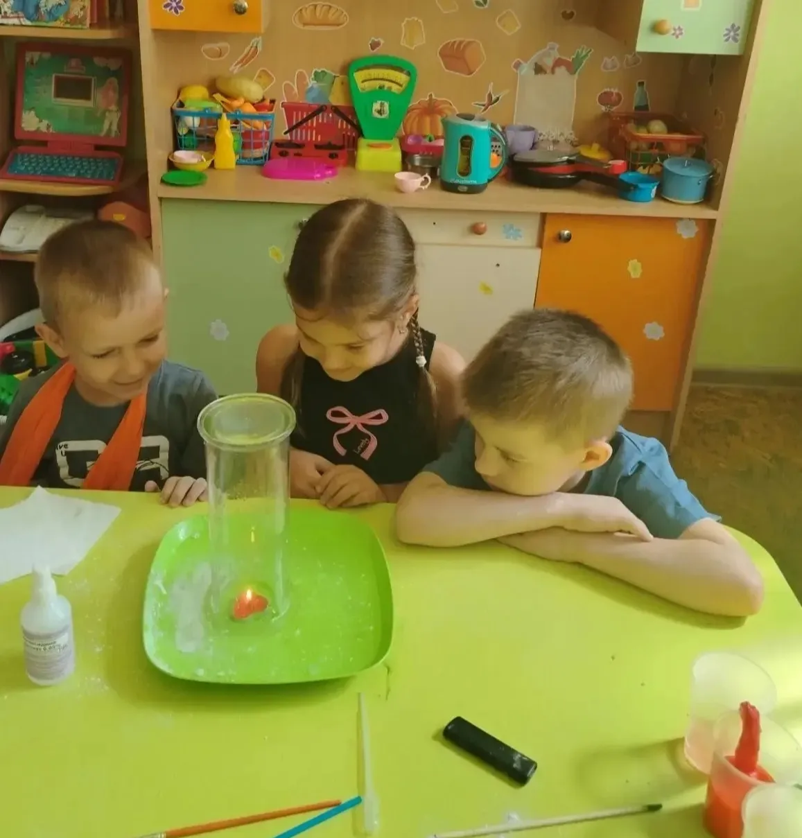 В ОСП "Росинка" прошел увлекательный день юных исследователей! 💧 

Мы провели познавательные опыты,