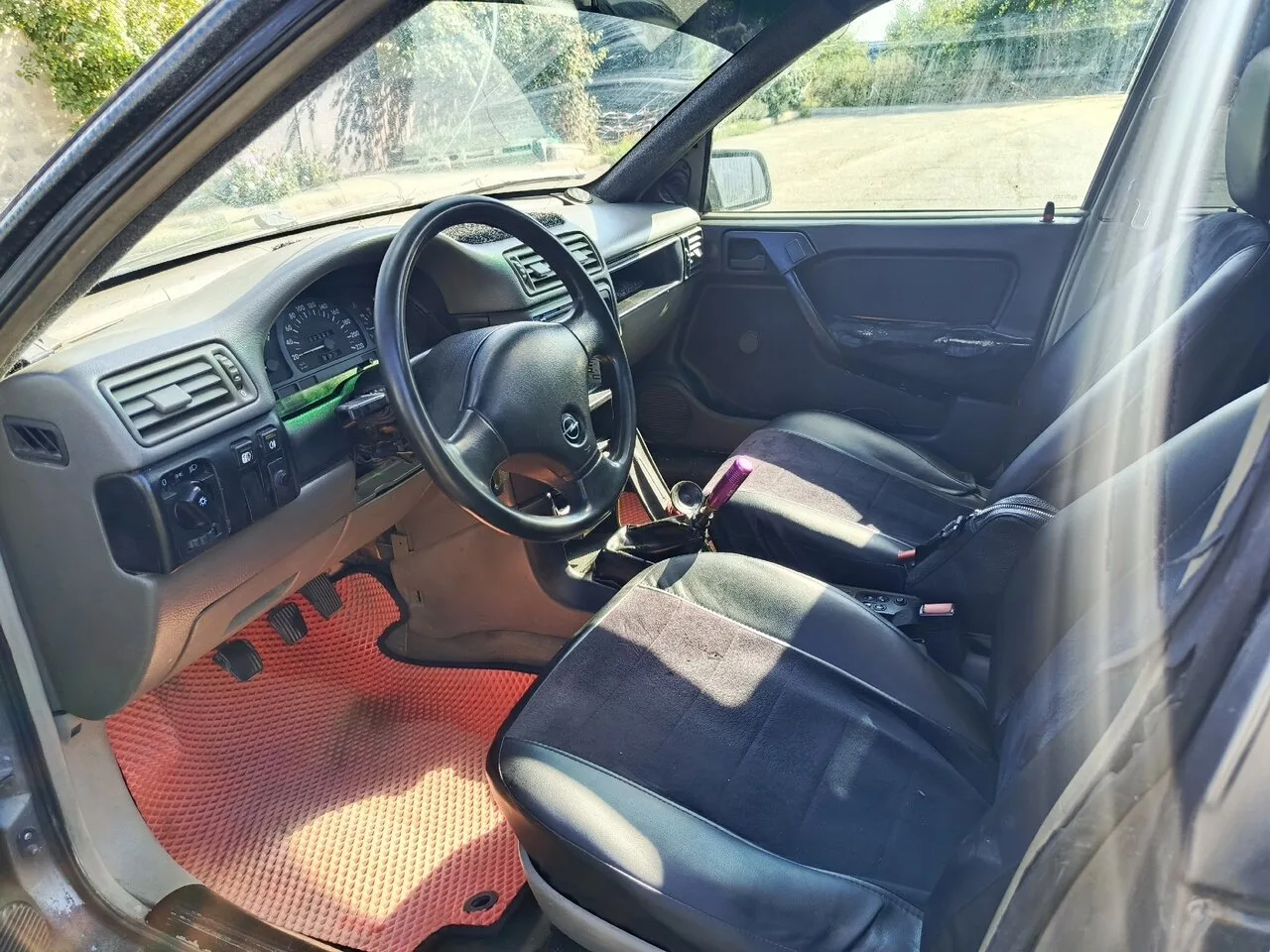 Продам Opel Vectra 2 л