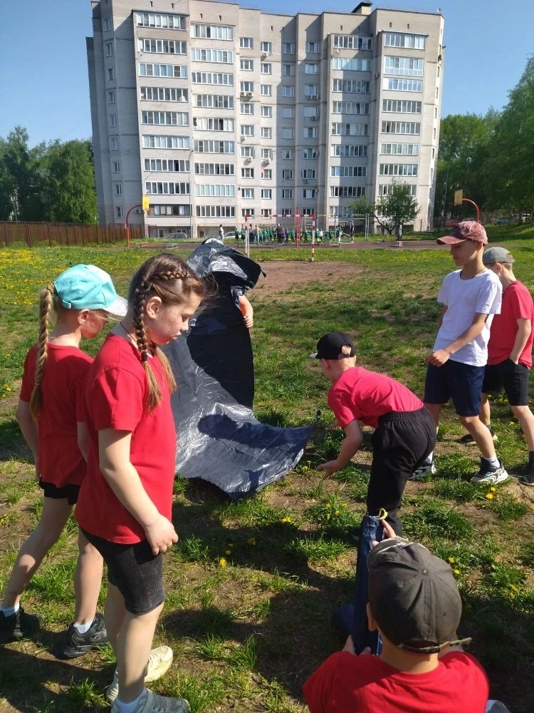 День здоровья пролетел как одно мгновение! 🏕️⛰️ Вместо уроков в 1,4 классах мы устроили настоящий ту