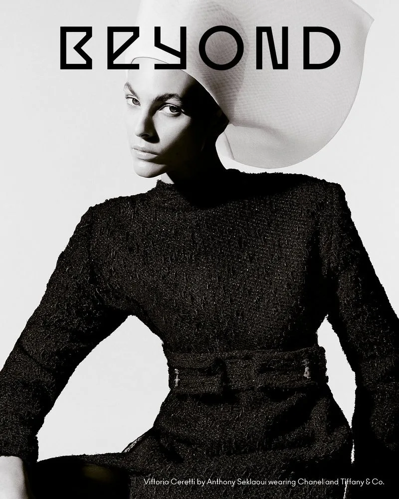 Единственное красивое, что я сегодня для вас нашла - обложка апрельского Beyond Noise с...