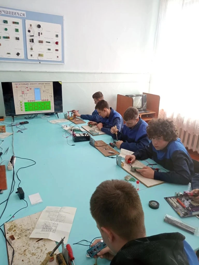 📎У обучающихся по профилю «Слесарь по ремонту радиоэлектронной аппаратуры» проходят пр...