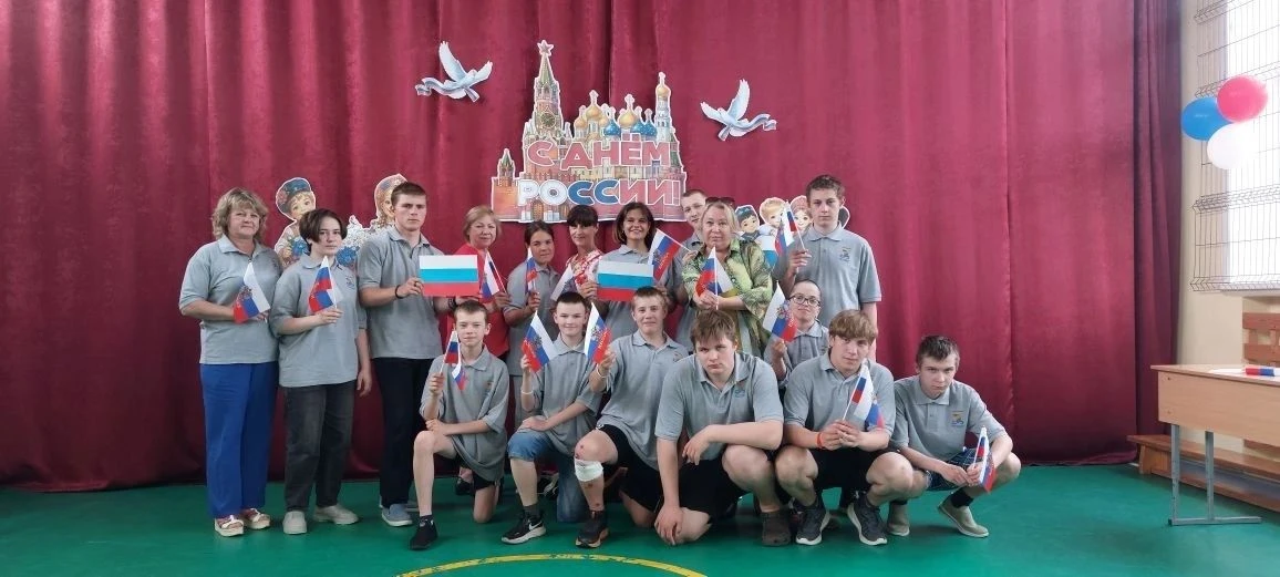 В нашем спортивном пришкольном лагере «Волна» прошло торжественное мероприятие, посвяще...