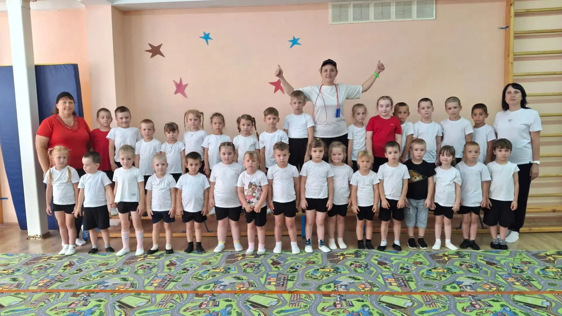 🏆 Спортивные традиции в детском саду "Радуга"! 🥇