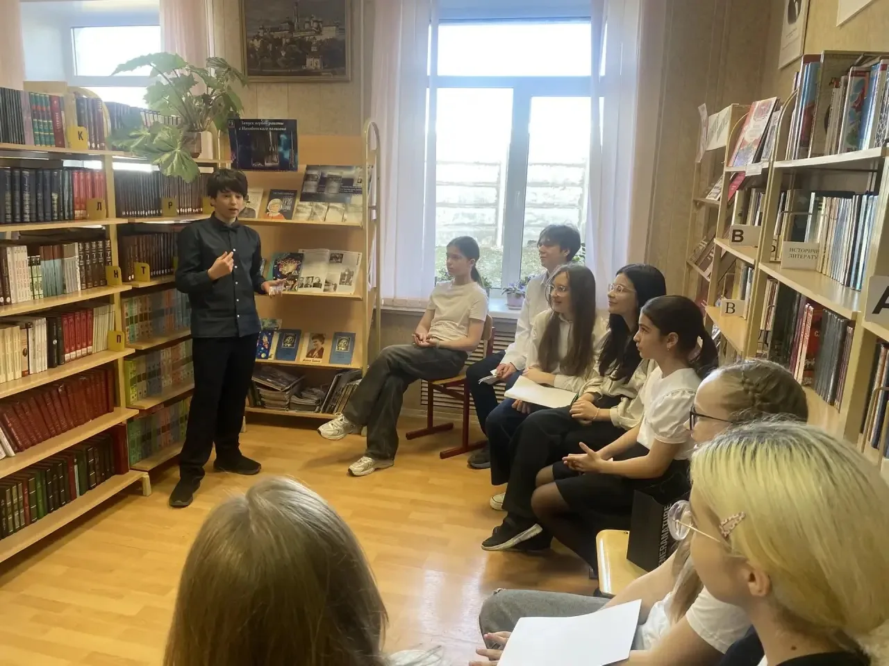 Финальный день недели английского языка: ораторы, спорт и флешмоб 🗣 Ораторское искусство  : Ребята п