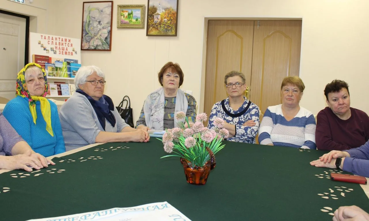 🇷🇺«Сердцу дорог мне край мой Смоленский и Россия, как мать, дорога!»  🏡✒️В "Клубе золотого возраста"