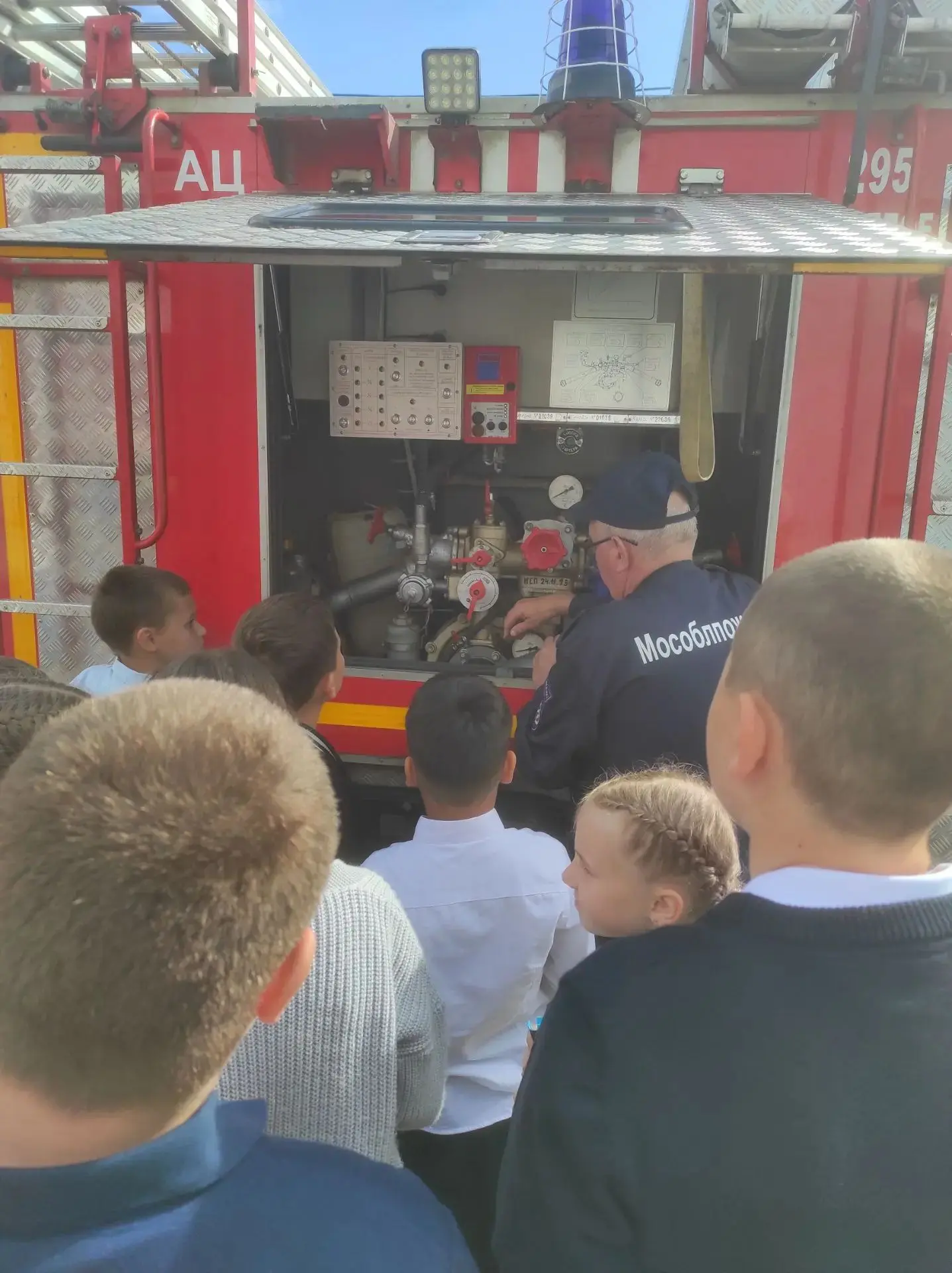 🚒 В нашей школе прошло тематическое мероприятие в рамках плана основных мероприятий в ...