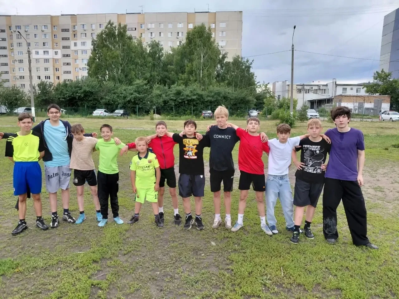 17 июня  в рамках проекта «Детский спорт» на базе МБОУ СОШ 69 прошли соревнования по футболу. Поздра