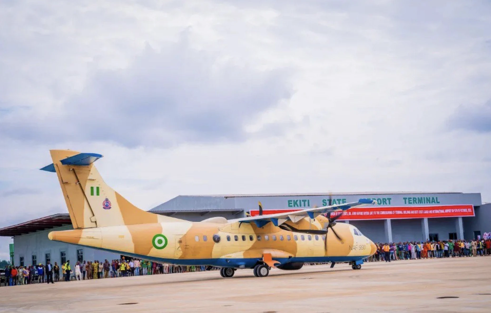 Трагедия в Нигерии: военный самолет ATR 42 разбился в штате Ондо, 32 человека пропали б...
