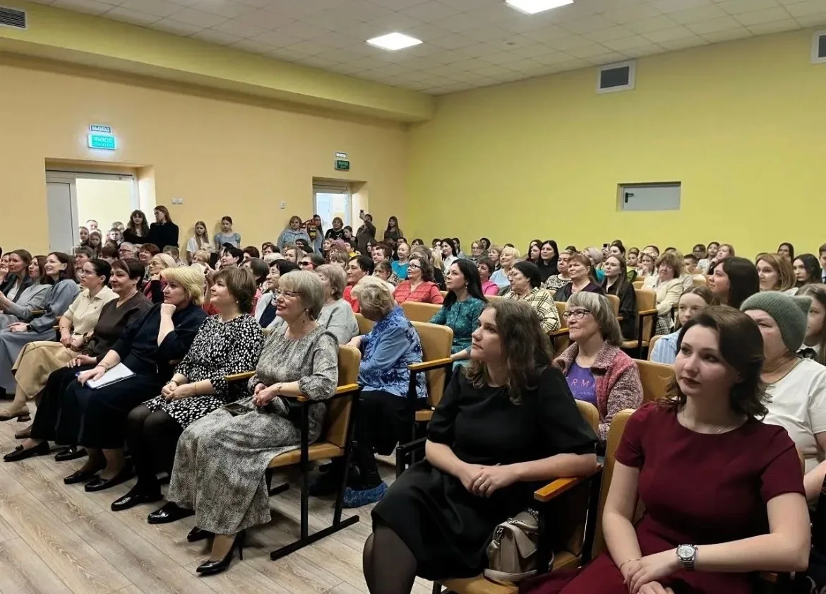 🌸 8 Марта — праздник весны и красоты! 🌸