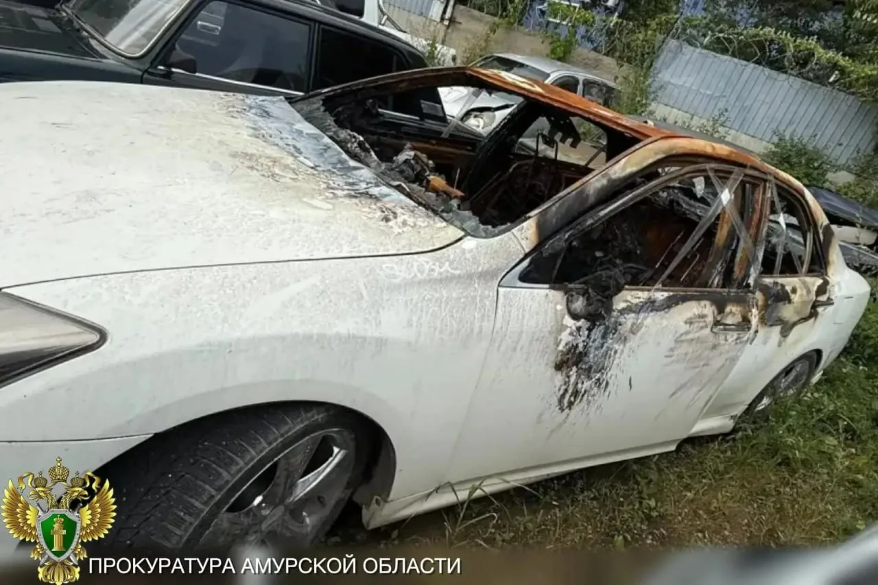 🔥 В Благовещенске отец сжёг Toyota Crown собственного сына-экстремальщика