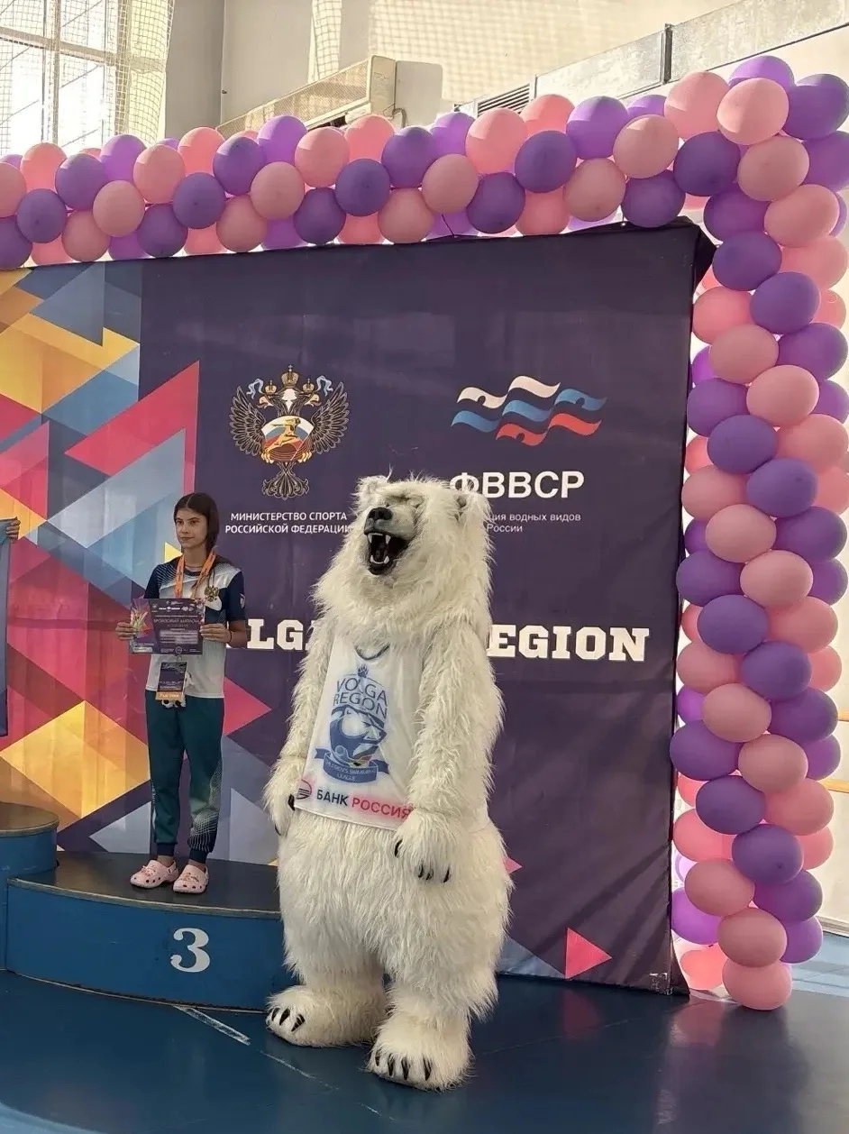 Дарья Камаева — чемпионка Всероссийских соревнований Детской лиги плавания «Поволжье»✨
#школа131нн #