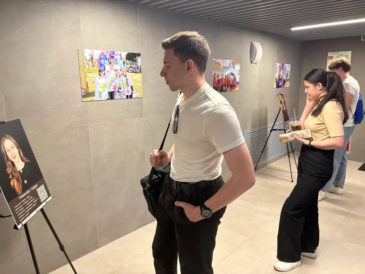 📸 Первая выставка проекта «Своими глазами» успешно завершила свою работу на территории молодёжного ц