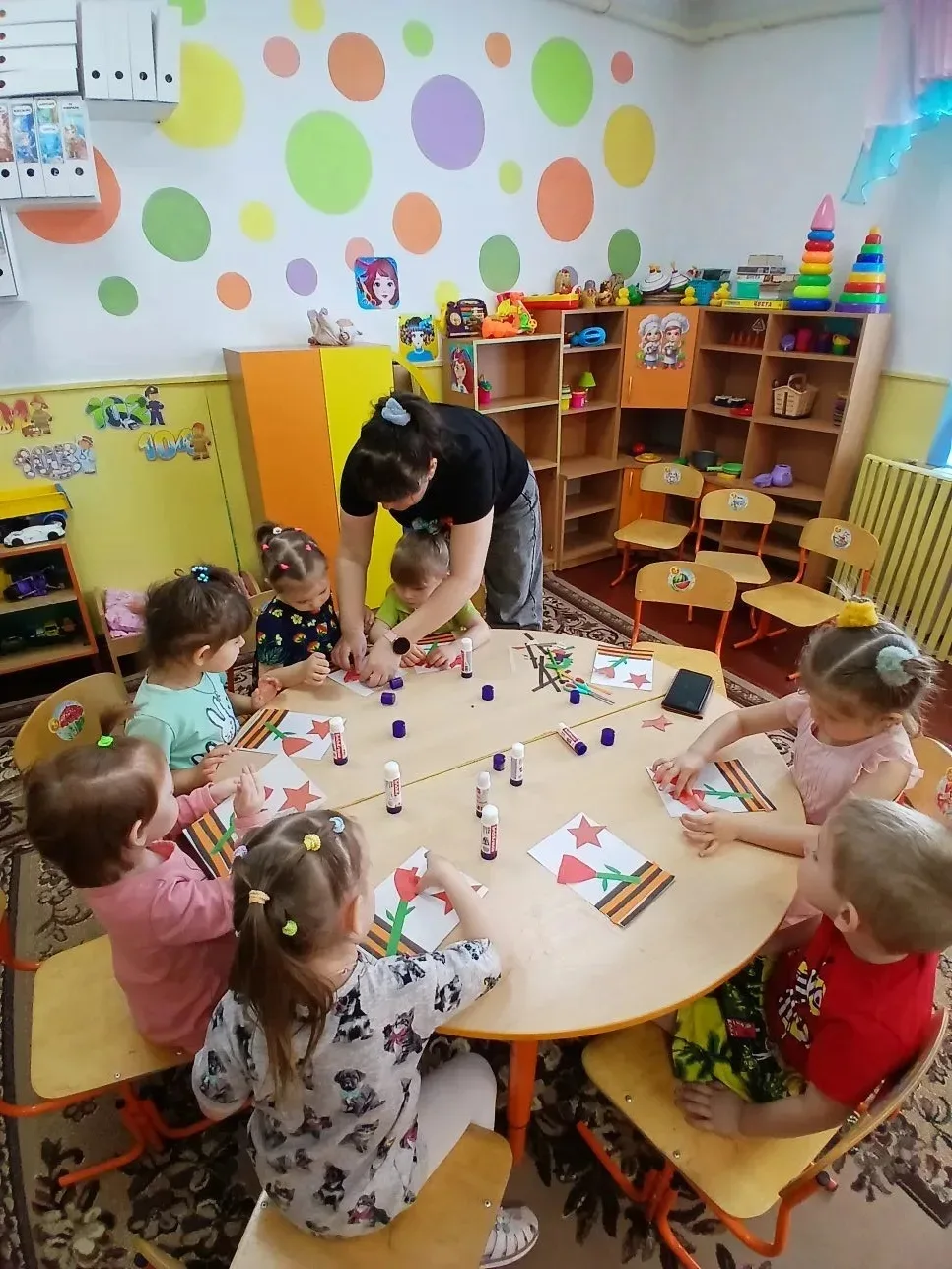 В преддверии великого праздника — Дня Победы, в нашей младшей группе царила особая атмосфера. Воспит