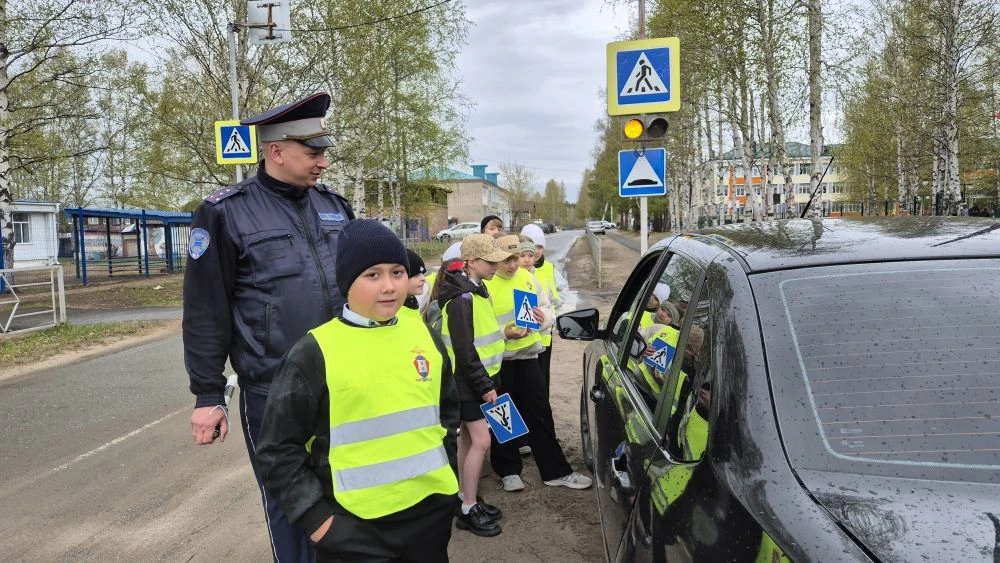 🚦 Соблюдайте ПДД!   🚔 Вчера, в предпоследний учебный день этого года, в нашей школе прошла акция «Бе