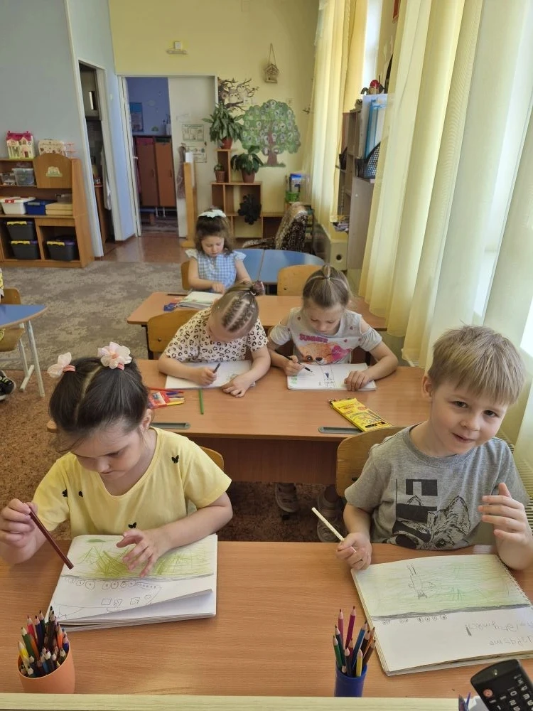 Уступи дорогу поездам!»