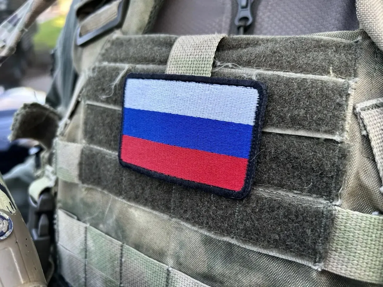 35 лет назад, после провала ГКЧП, над Кремлем был поднят триколор как символ новой России.
