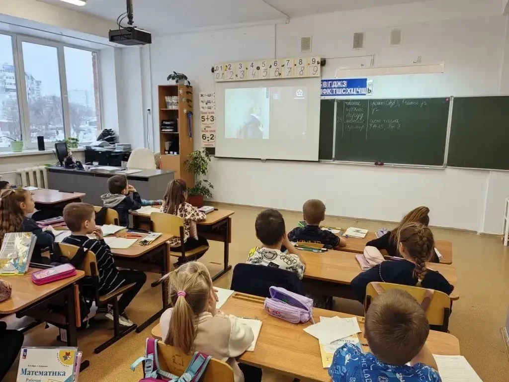 В нашей школе продолжается цикл киноуроков. В этот раз учащиеся начальных классов смотрели фильм «Не