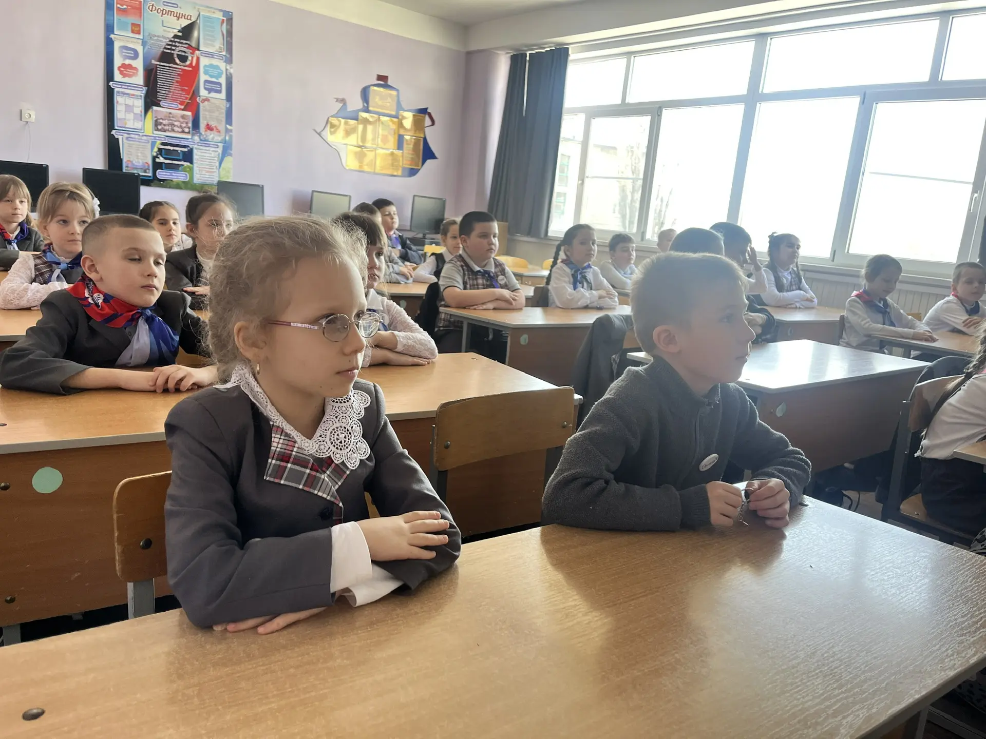✨ Разговоры о важном: путешествие в мир театра ✨  В гимназии № 10 прошли тематические классные часы 