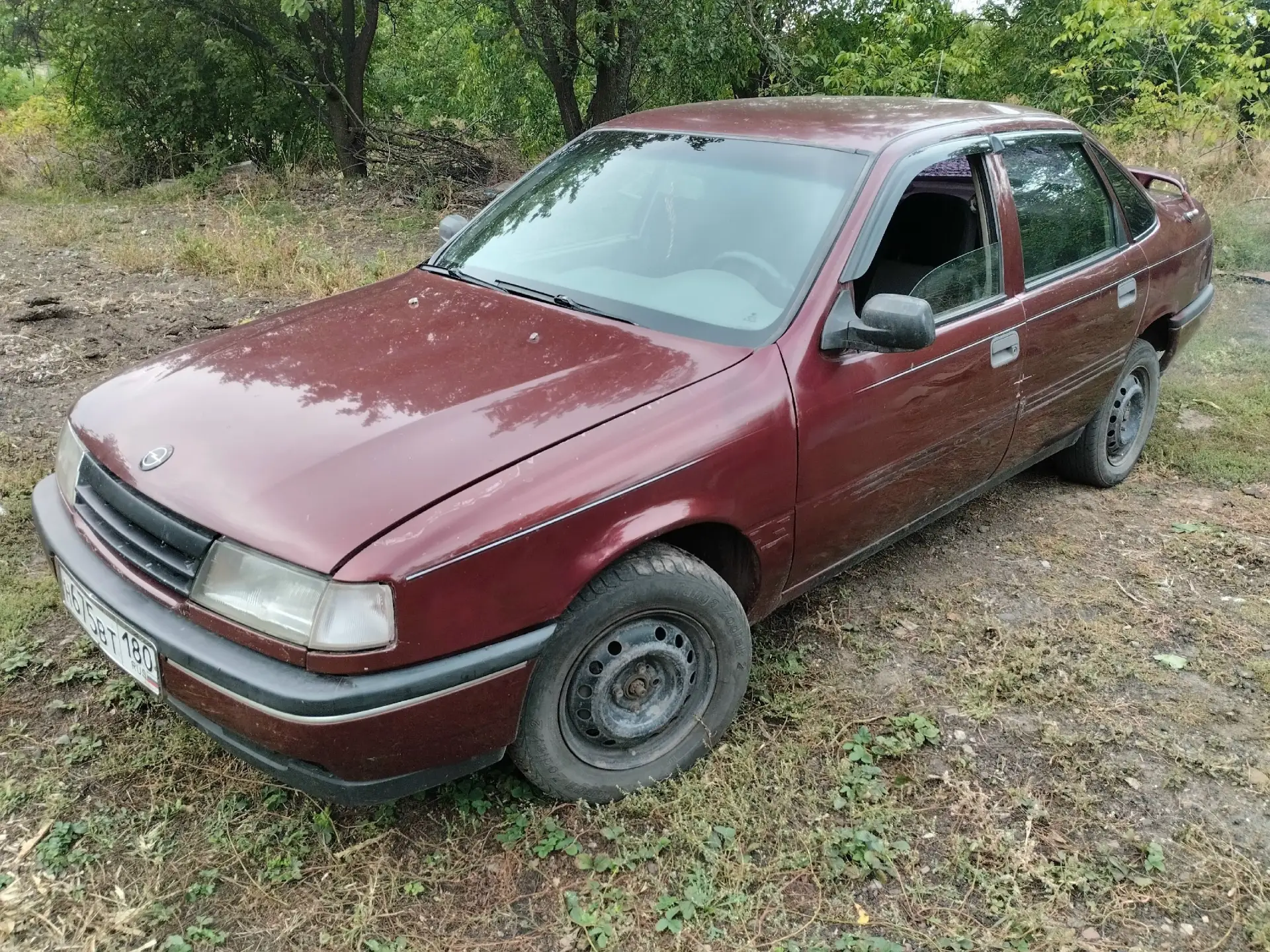 Продам Opel Vectra 2.0 объём. Бензин. Коробка механика 5 ступка. Машинка на полном боев...