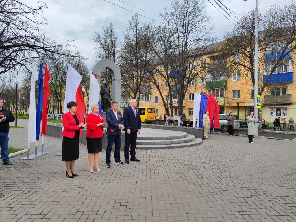 В преддверии Дня Победы в Осинниках прошёл автопробег 🇷🇺  Каждый год накануне 9 мая автомобилисты в 