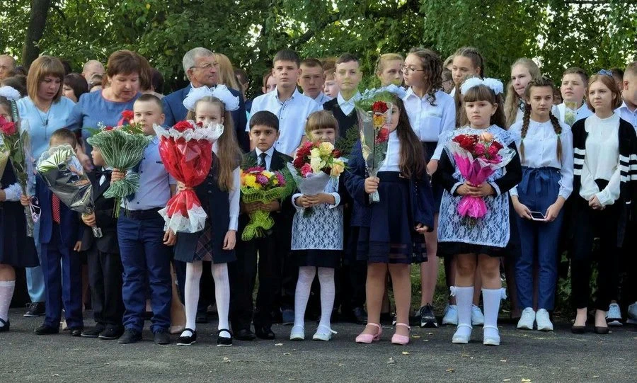 Многодетные семьи Орловщины могут получить деньги на покупку формы для учащихся