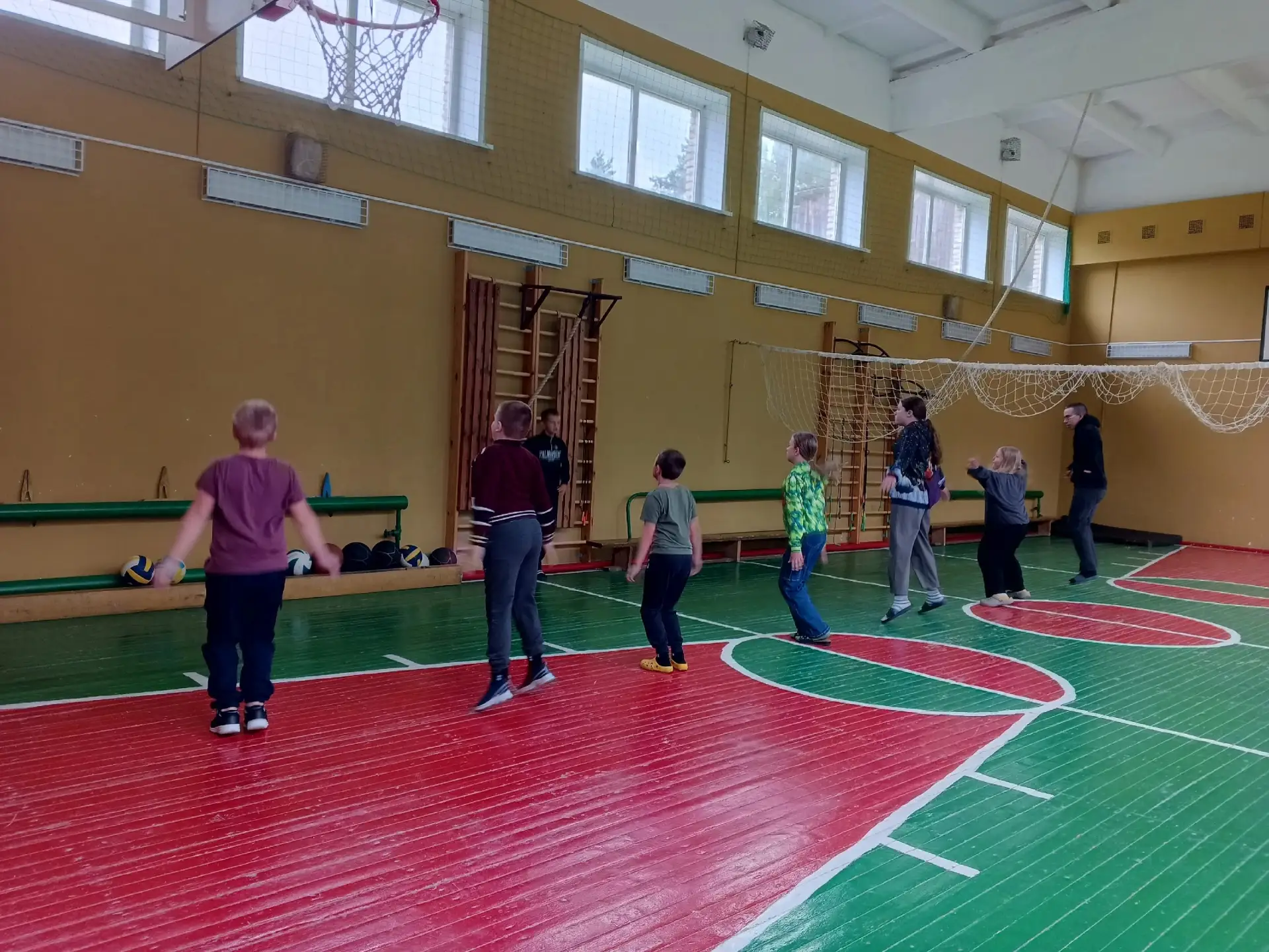 Каждый день, в пришкольном оздоровительном лагере, проходят спортивные мероприятия, которые помогают