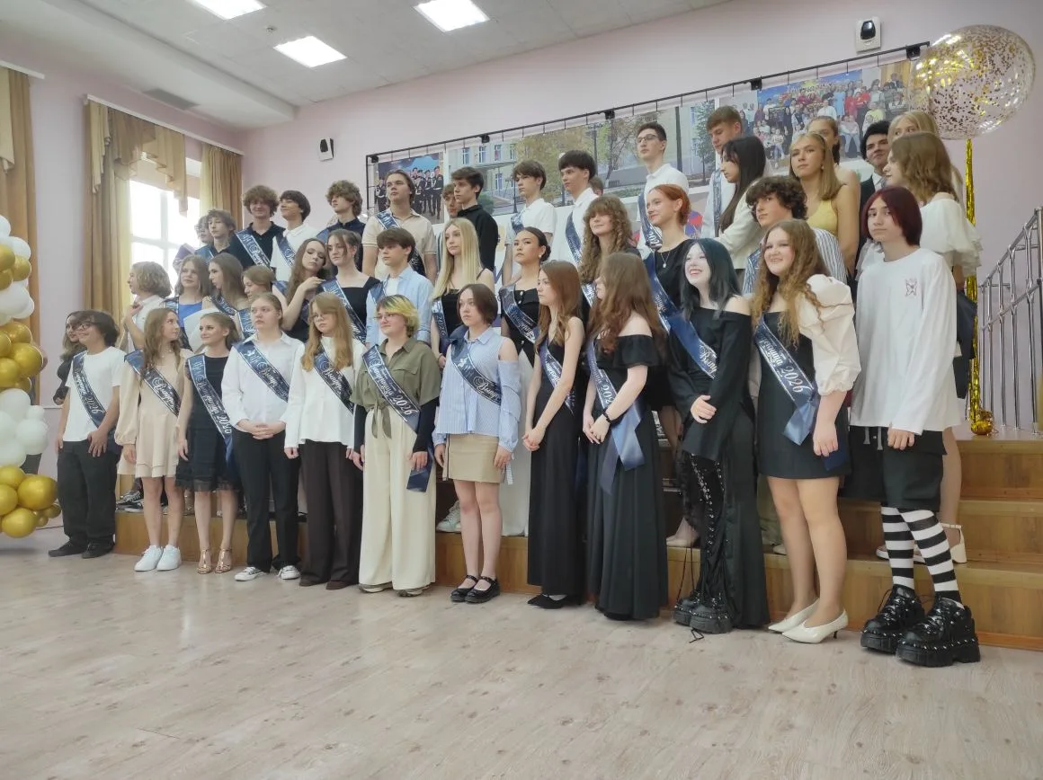 ✨Поздравляем наших девятиклассников!

Вот и настал этот день! 
Наши повзрослевшие, умные и такие род