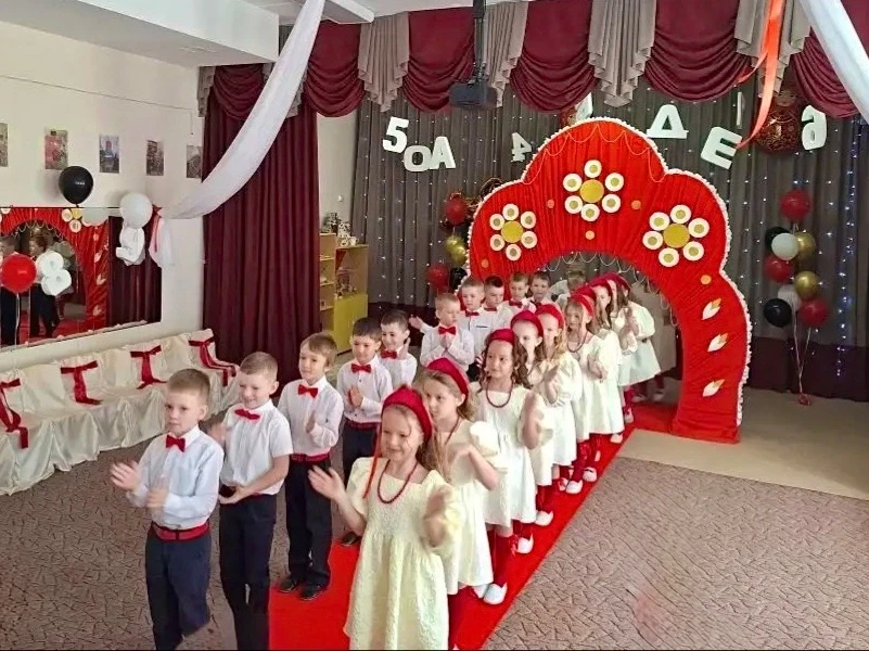 🧸✨ В Мошковском районе прошли выпускные в детских садах! 🎉