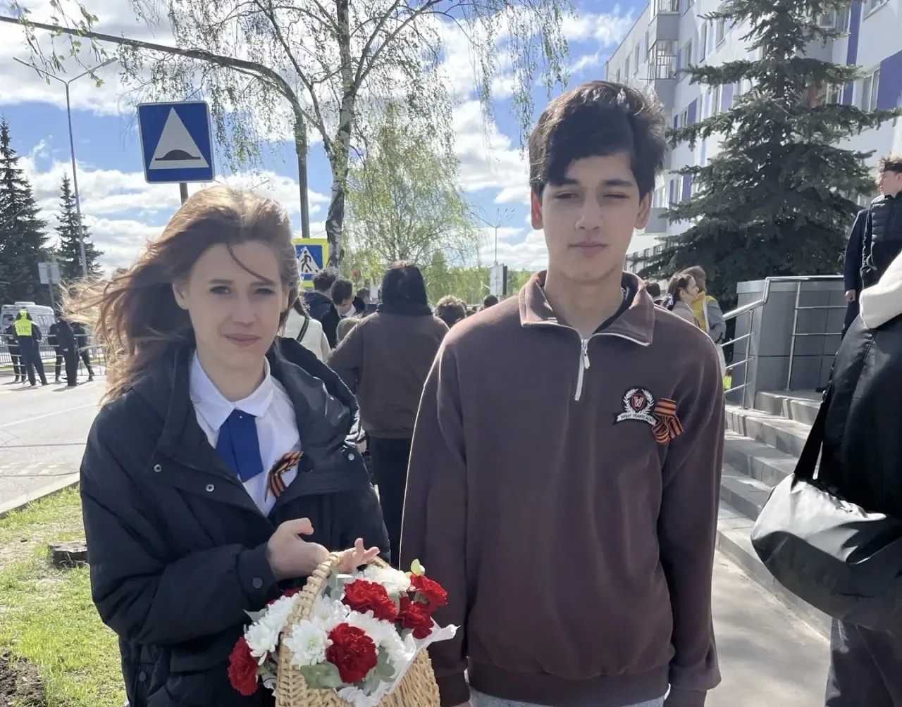Сегодня 7в класс был у мемориала «Родина-мать». Это не Волгоград. Это наша, челнинская ...