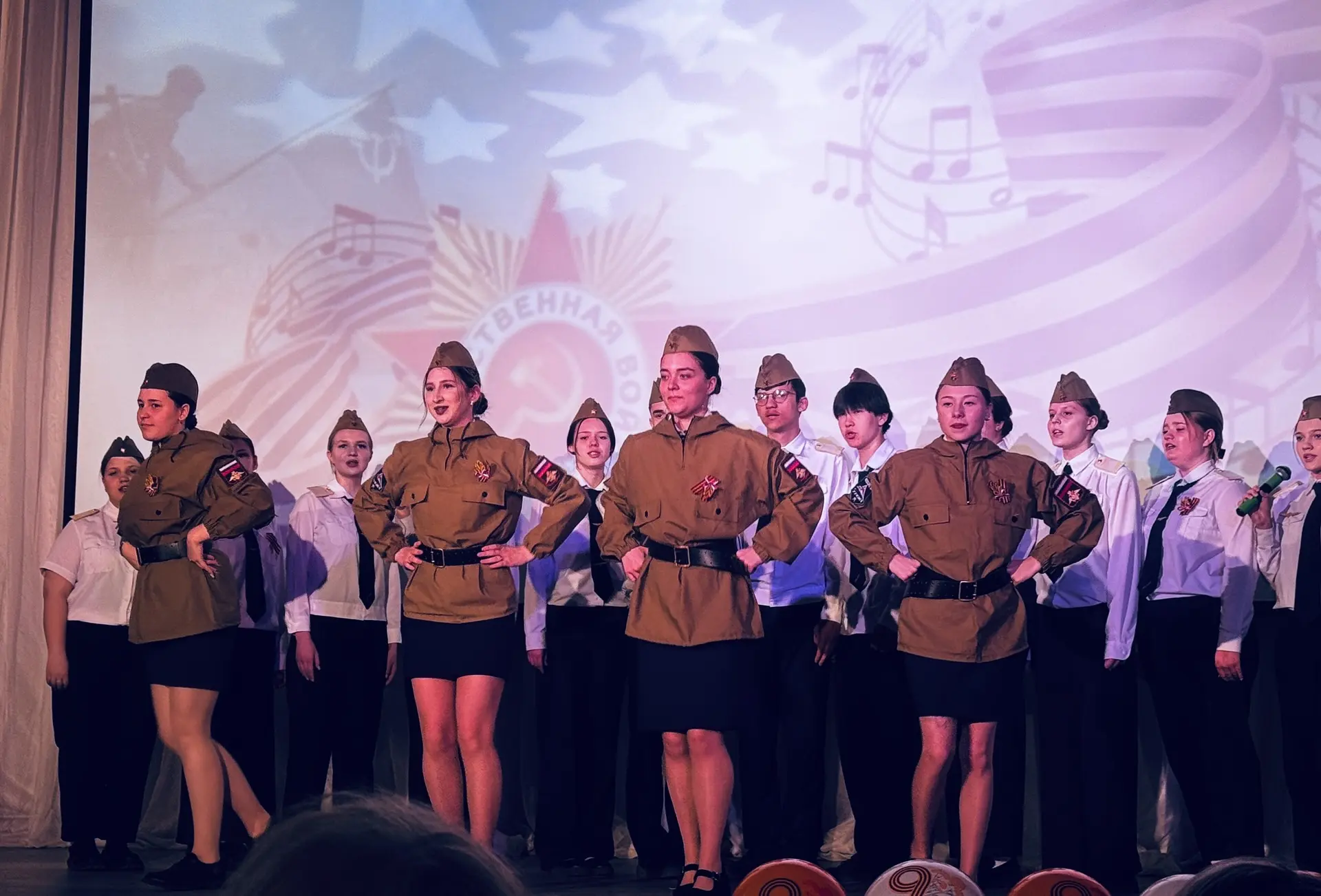 «Весна Победы»: 20 номеров, одна общая память в песне! 🎤🌸🇷🇺  13 мая в УУКЖТ ИрГУПС прошёл конкурс-пе