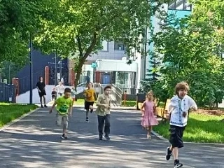 Июньская жара не мешает нашим летним приключениям ☀️

🌅 В нашем летнем лагере каждый день интересен