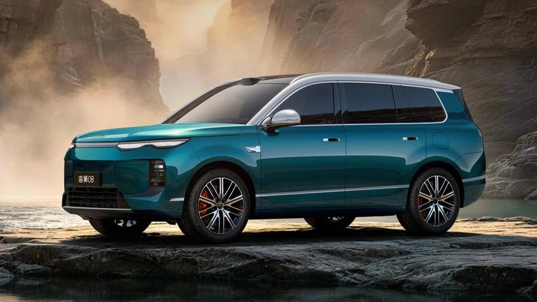 Показали салон нового BYD Sea Lion 08.